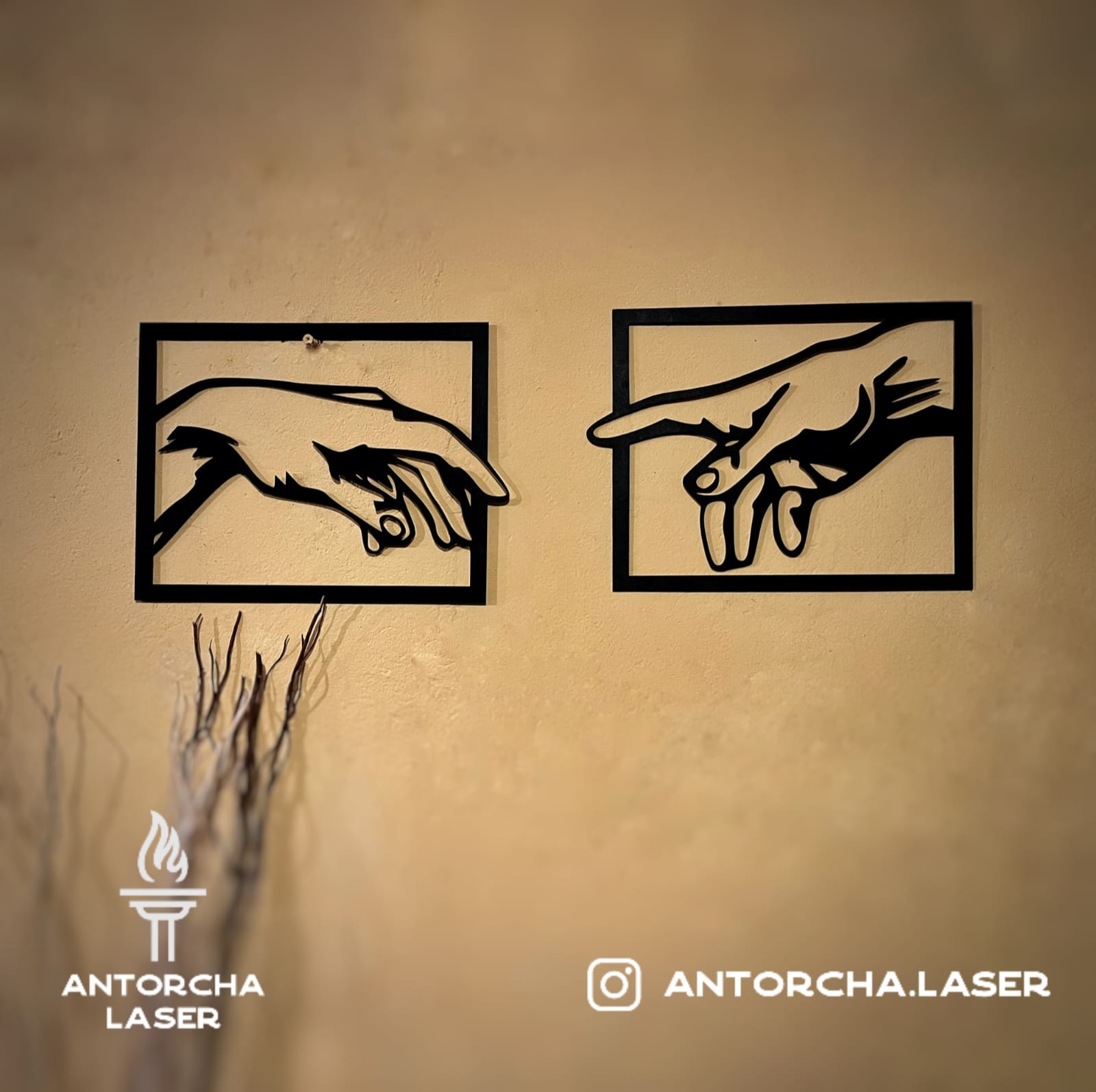 Cuadro decorativo de la mano de la creación de Adan en mdf